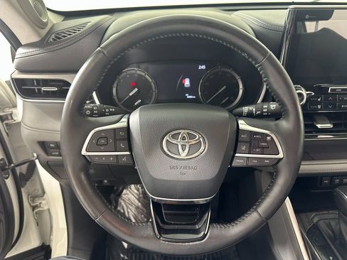 Used 2020 Toyota Highlander Limited image 27