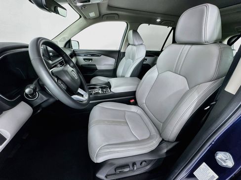 Certified 2025 Honda Pilot Touring image 22