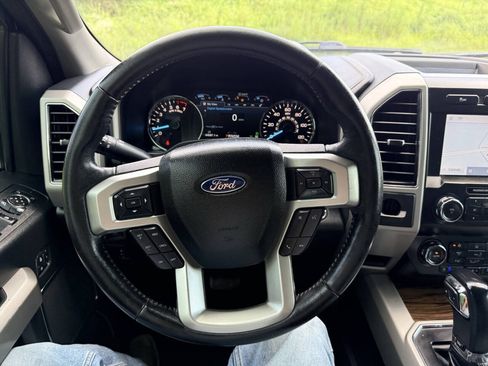 Used 2020 Ford F150 Lariat RWD image 18