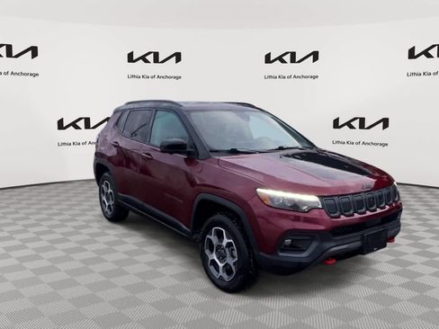 Used 2022 Jeep Compass Trailhawk w/ Trailhawk Elite Group image 2