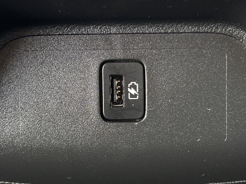 Used 2023 Nissan Sentra SV FWD image 34