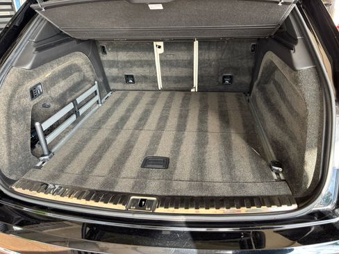 Used 2018 Bentley Bentayga Mulliner image 34