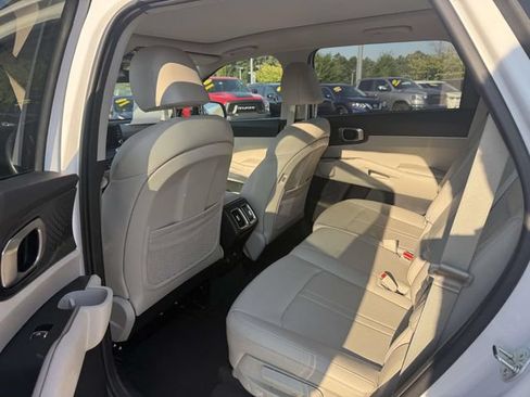 Certified 2023 Kia Sorento S w/ Panoramic Sunroof Package FWD image 7