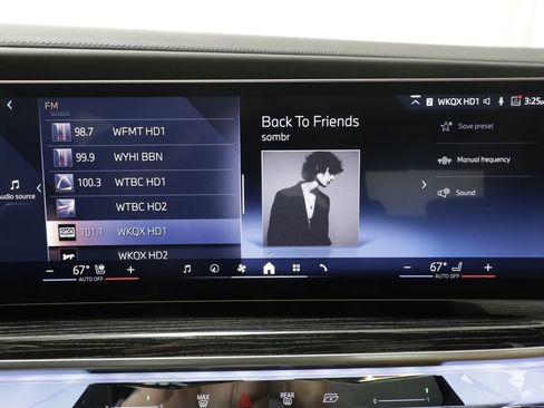Certified 2025 BMW 740i xDrive w/ Premium Package AWD/4WD image 10