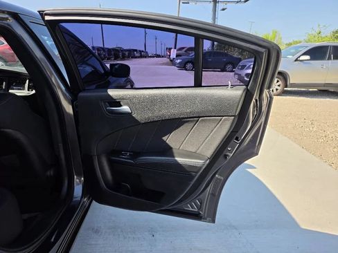 Used 2019 Dodge Charger SXT w/ Blacktop Package RWD image 18