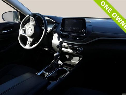 Used 2024 Nissan Altima 2.5 SV image 16