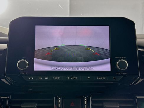 Used 2025 Nissan Pathfinder SV FWD image 22