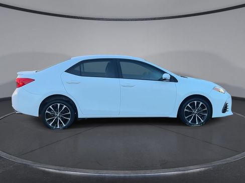 Used 2018 Toyota Corolla SE FWD image 9