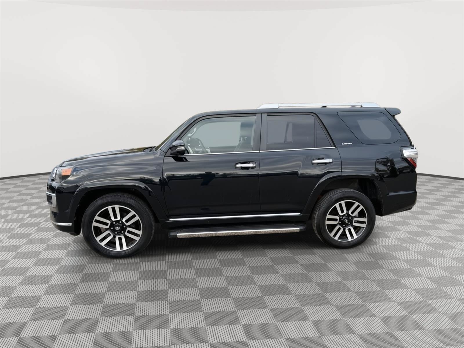 Used 2022 Toyota 4Runner Limited AWD/4WD image 4