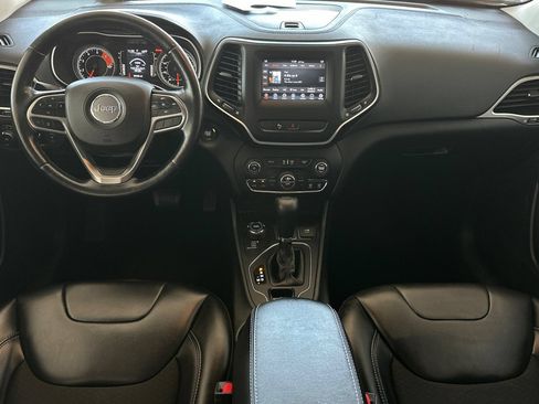Used 2020 Jeep Cherokee Latitude Plus w/ Comfort/Convenience Group AWD/4WD image 12