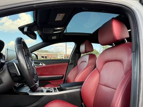 Used 2020 Kia Stinger GT1 image 26