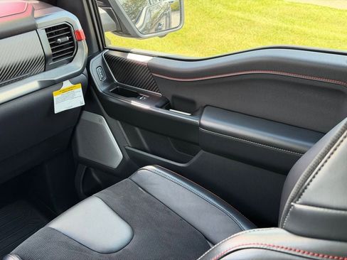 Used 2025 Ford F150 Raptor AWD/4WD image 33