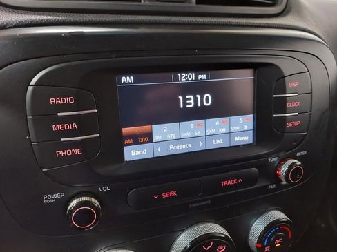 Used 2019 Kia Soul image 24