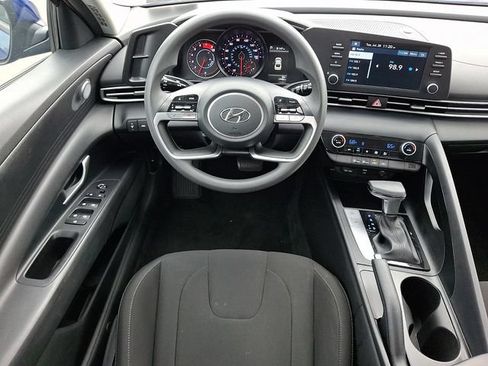 Used 2023 Hyundai Elantra SEL FWD image 11