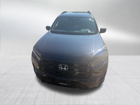 Certified 2026 Honda Pilot Black Edition image 4