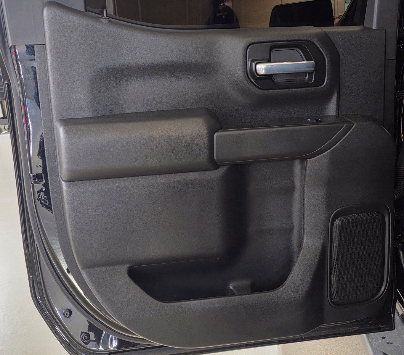 Used 2021 Chevrolet Silverado 1500 Custom w/ LPO, Dark Essentials Package RWD image 10
