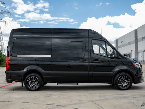 Used 2022 Mercedes-Benz Sprinter 2500 image 16