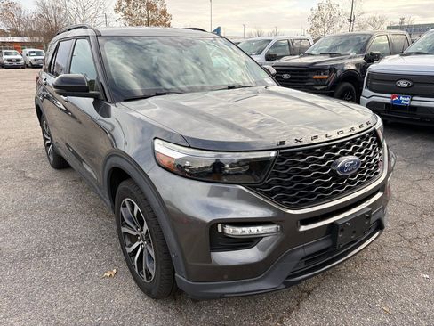 Used 2020 Ford Explorer ST w/ Premium Technology Package image 3