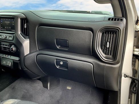 Used 2020 Chevrolet Silverado 2500 Custom w/ Custom Value Package image 18