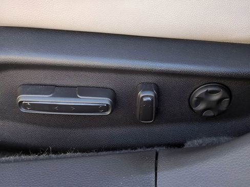 Used 2022 Honda Accord Touring image 18