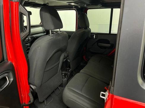 Used 2018 Jeep Wrangler Unlimited Sport S image 23