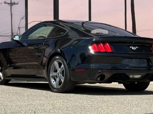 Used 2016 Ford Mustang Coupe RWD image 7