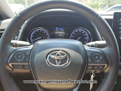 Used 2023 Toyota Camry SE FWD image 11