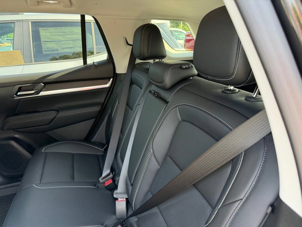 New 2027 GMC Terrain Denali w/ LPO, Floor Liner Package AWD/4WD image 9