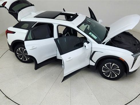 Used 2024 Chevrolet Blazer EV LT image 83