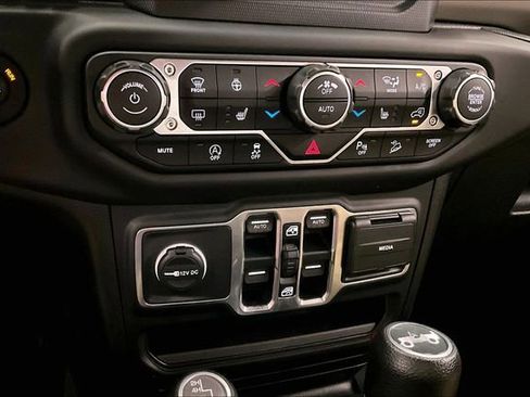 Used 2019 Jeep Wrangler Unlimited Sport S AWD/4WD image 30