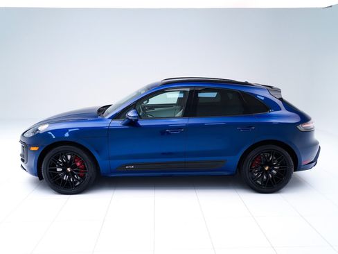 Used 2023 Porsche Macan GTS image 2
