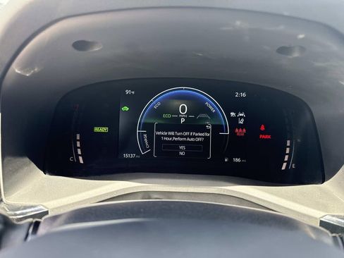 Used 2025 Toyota Camry SE FWD image 38