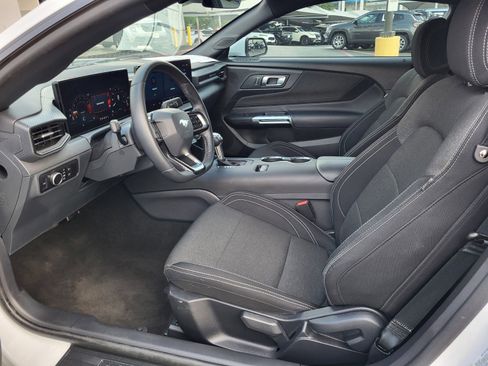 Certified 2025 Ford Mustang Coupe RWD image 18