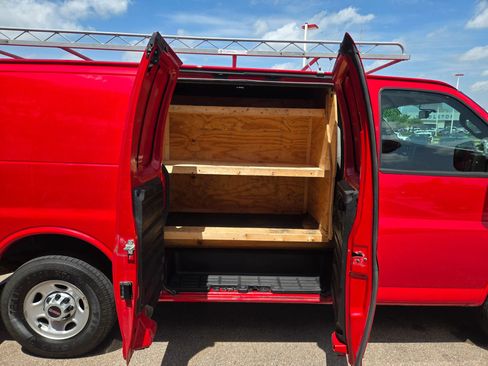 Used 2018 GMC Savana 3500 w/ Driver Convenience Package RWD image 11