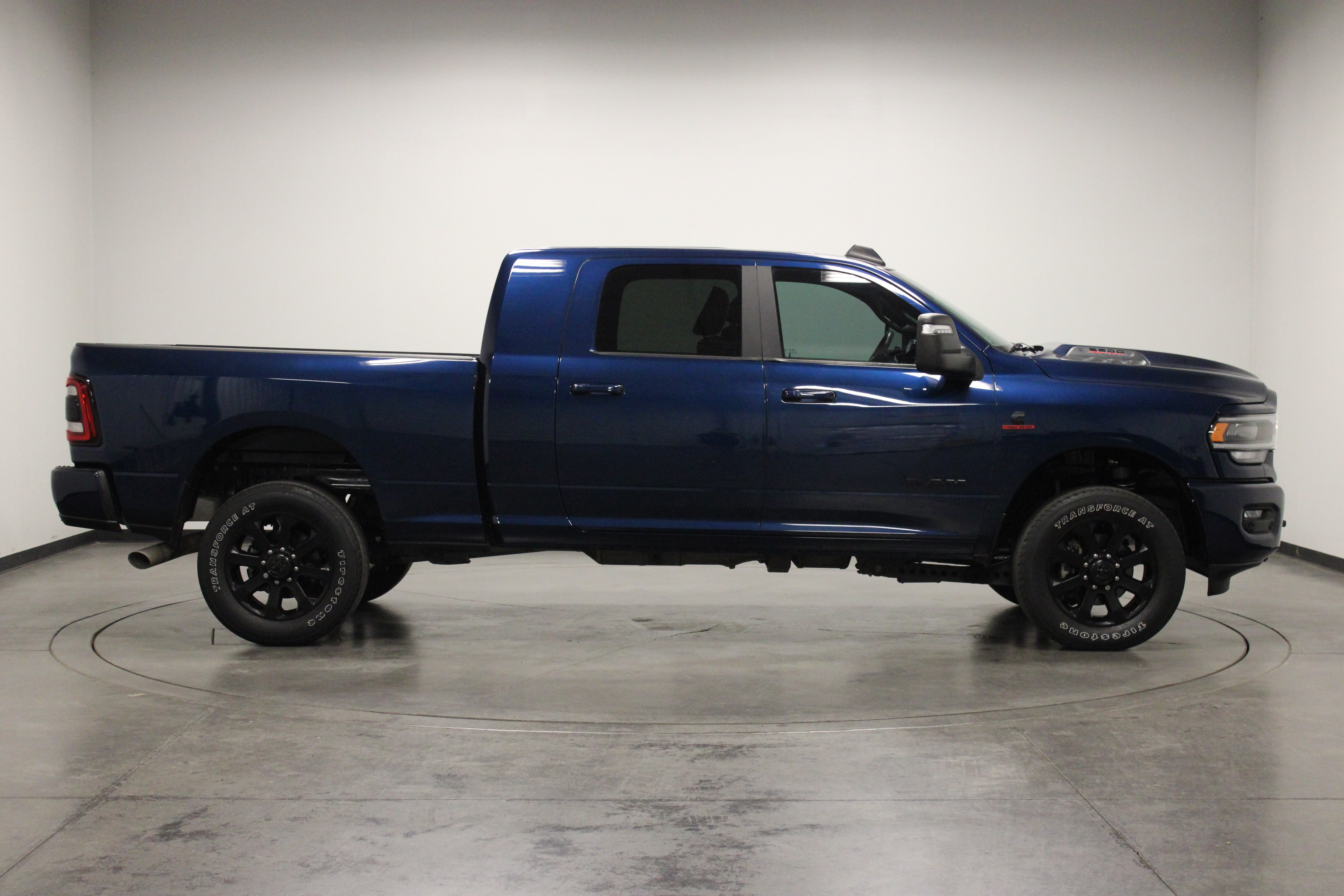 Used 2023 RAM 2500 Laramie AWD/4WD image 9