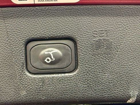 Used 2016 Ford Edge Titanium w/ Equipment Group 302A image 18