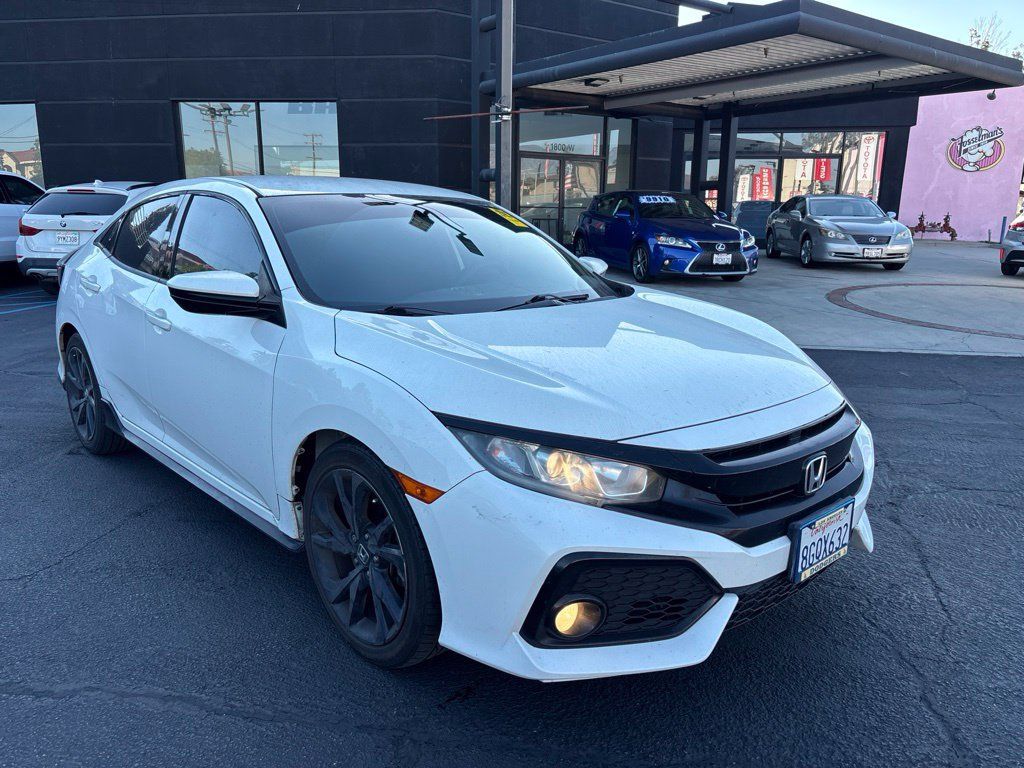 Used 2017 Honda Civic Sport image 2