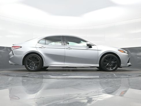 Used 2020 Toyota Camry SE FWD image 27