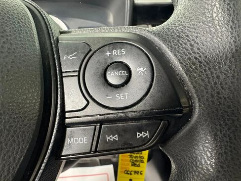 Used 2020 Toyota Corolla LE FWD image 16