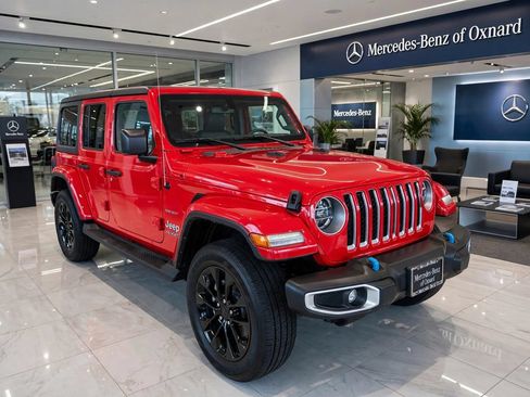 Used 2022 Jeep Wrangler Unlimited Sahara AWD/4WD image 2