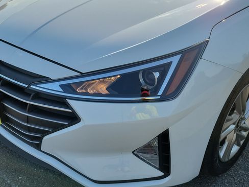 Used 2019 Hyundai Elantra SEL FWD image 9