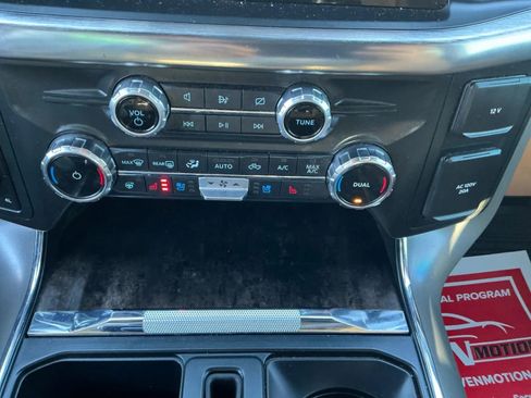 Used 2022 Ford F150 Lariat w/ Equipment Group 502A High image 32