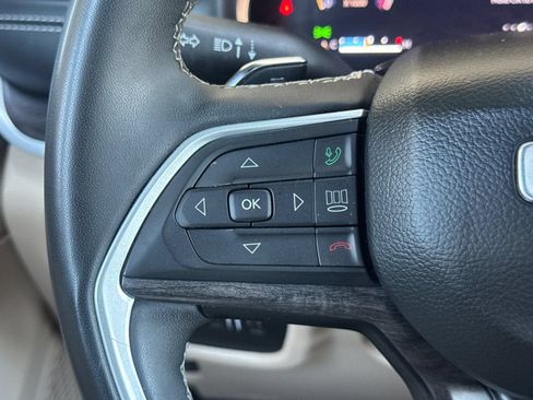 Used 2023 Jeep Grand Cherokee Limited RWD image 28