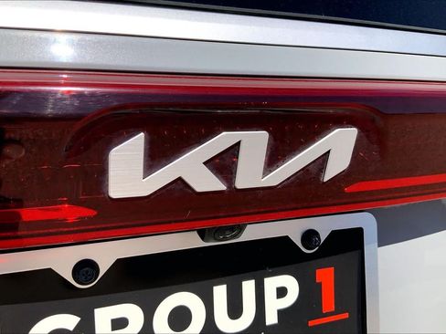 Certified 2024 Kia Carnival EX FWD image 33