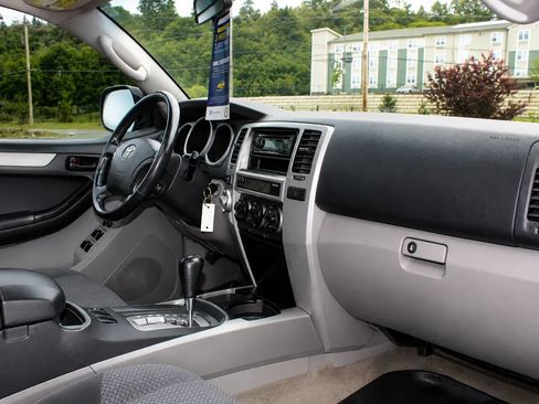 Used 2003 Toyota 4Runner Sport AWD/4WD image 14