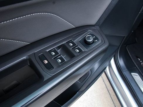 Used 2022 Volkswagen Atlas SE w/ Panoramic Sunroof Package image 13