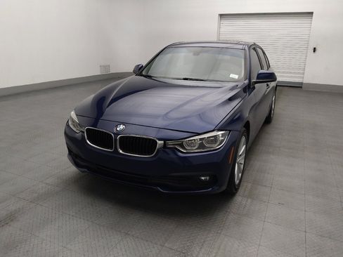 Used 2018 BMW 320i xDrive Sedan w/ Convenience Package AWD/4WD image 15