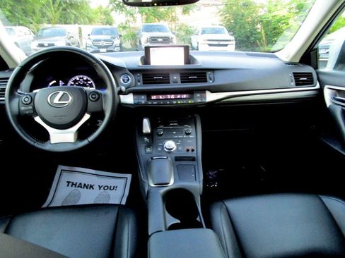 Used 2014 Lexus CT 200h FWD image 2