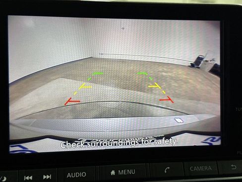 Used 2024 Nissan Rogue S image 15