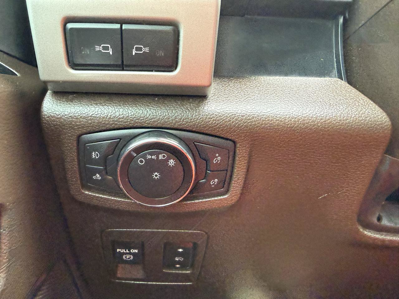 Used 2019 Ford F150 King Ranch w/ Equipment Group 601A Luxury AWD/4WD image 28